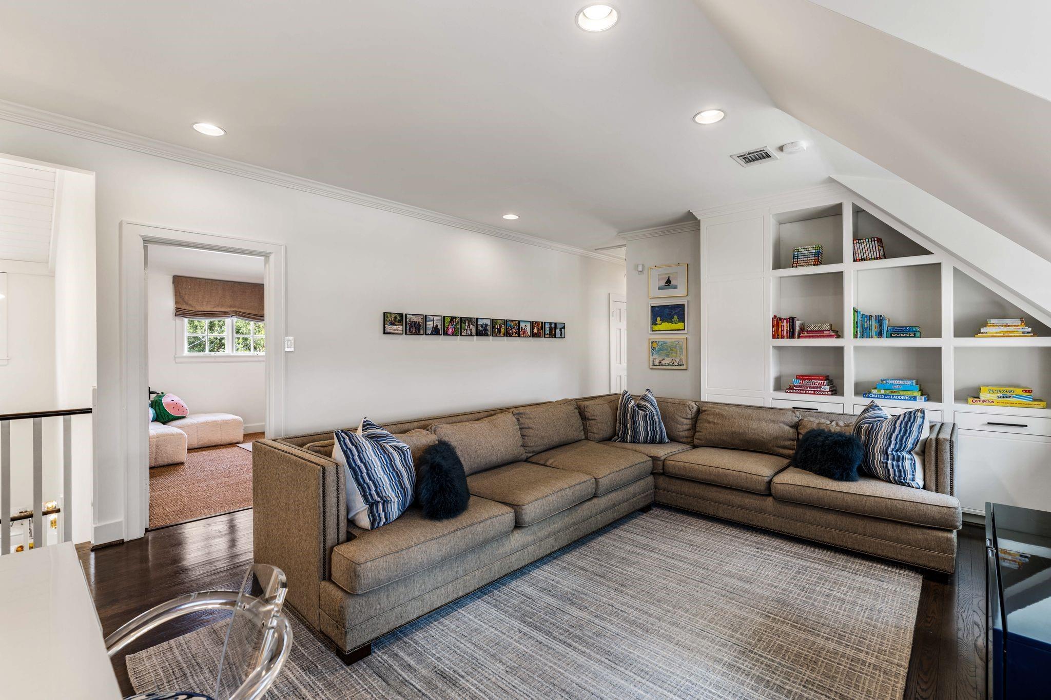 5672 Cedar Creek Drive