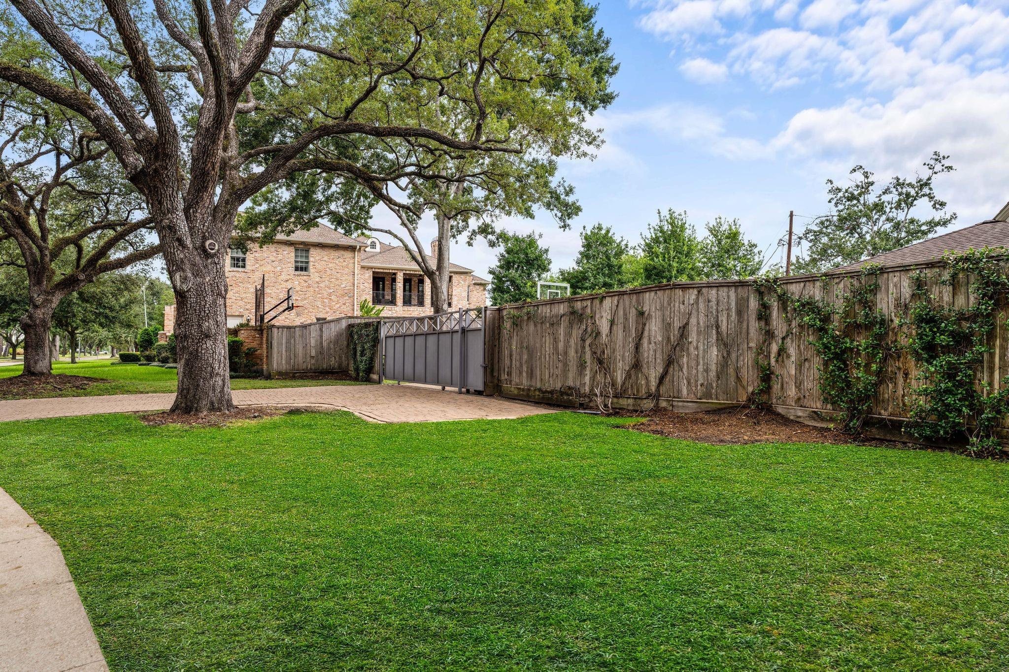 5672 Cedar Creek Drive