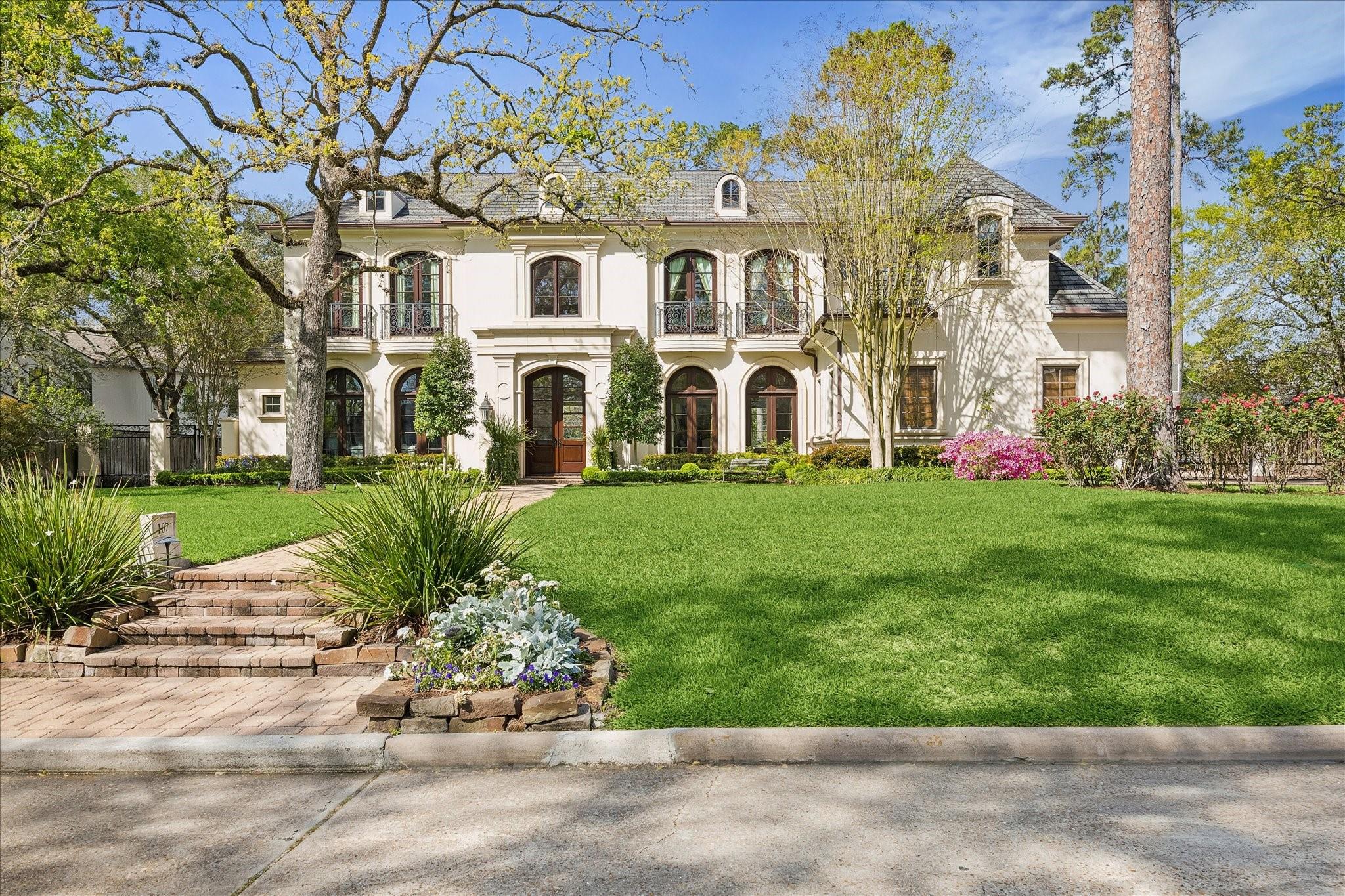 107 Willowend Drive