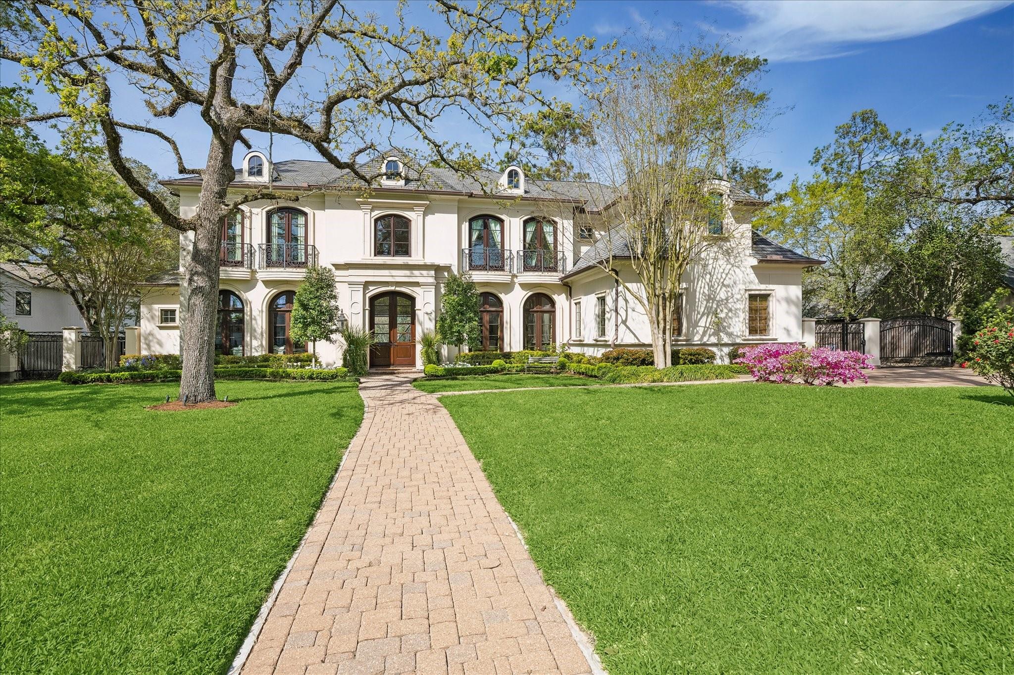 107 Willowend Drive
