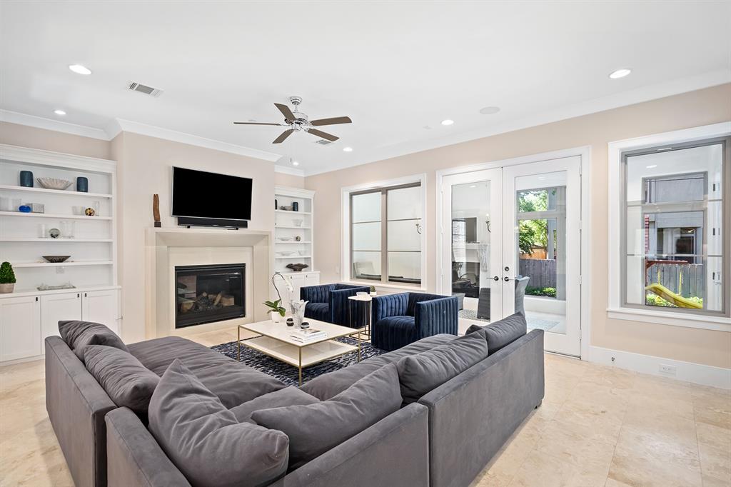 4625 Cedar Oaks Lane