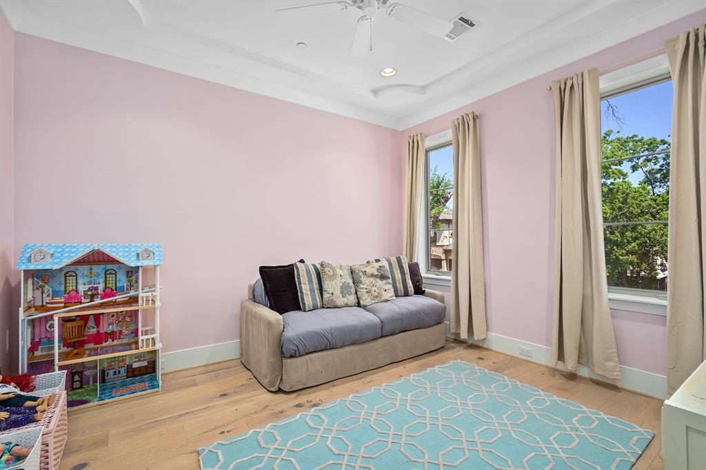 4625 Cedar Oaks Lane