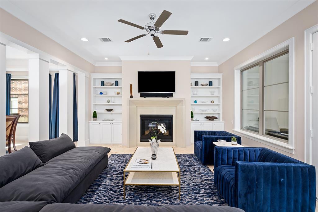 4625 Cedar Oaks Lane