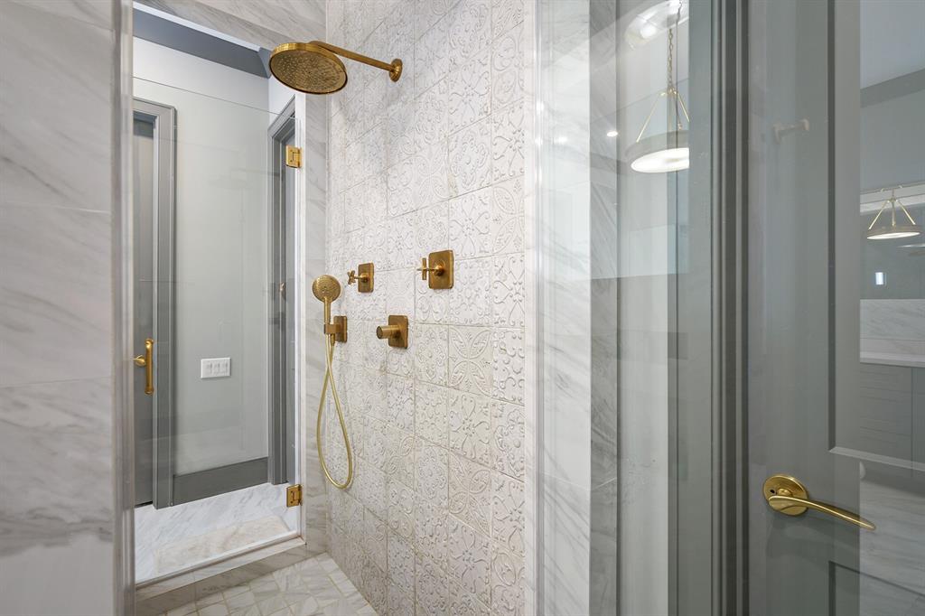 4625 Cedar Oaks Lane