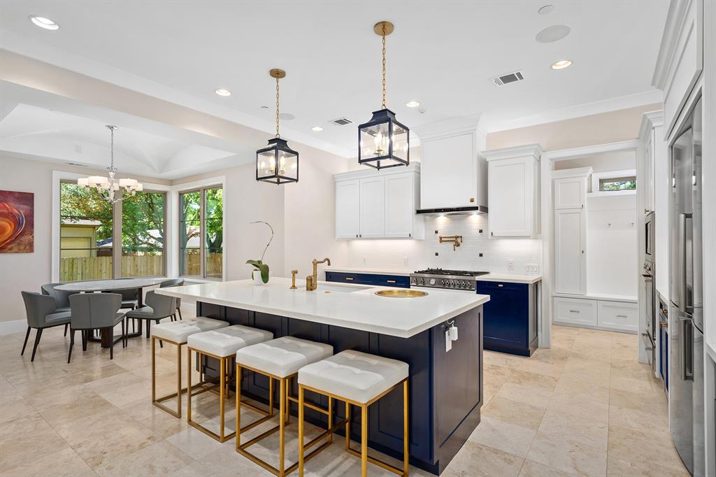 4625 Cedar Oaks Lane