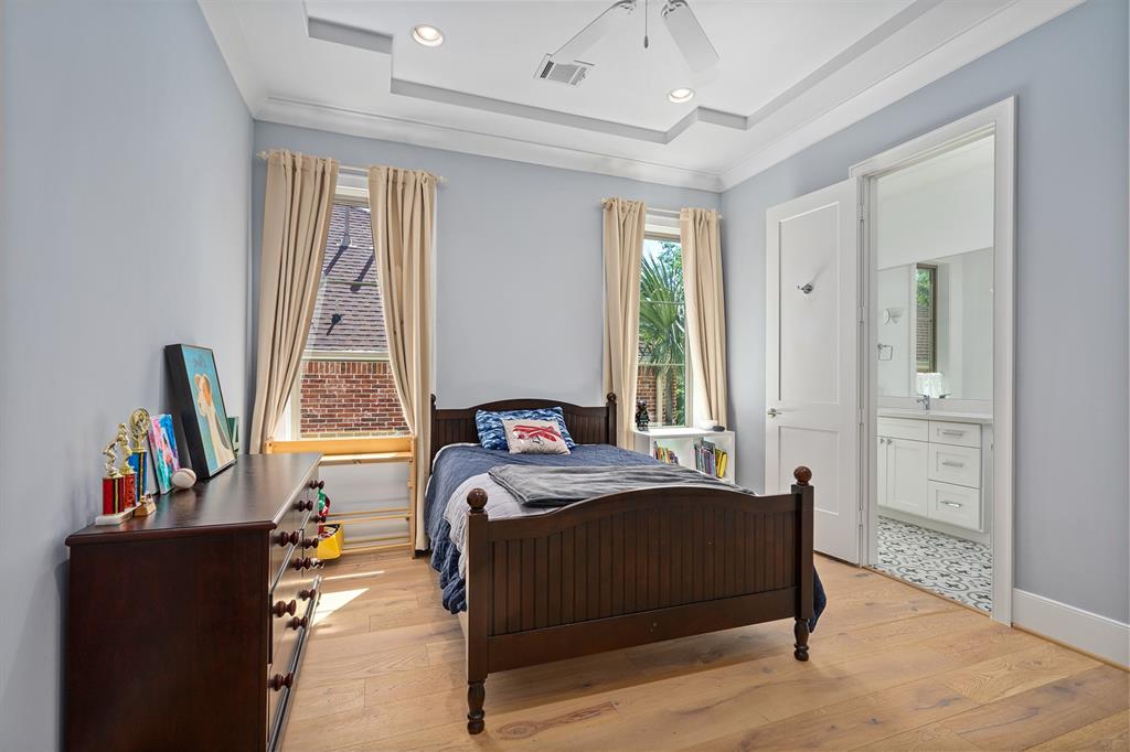 4625 Cedar Oaks Lane