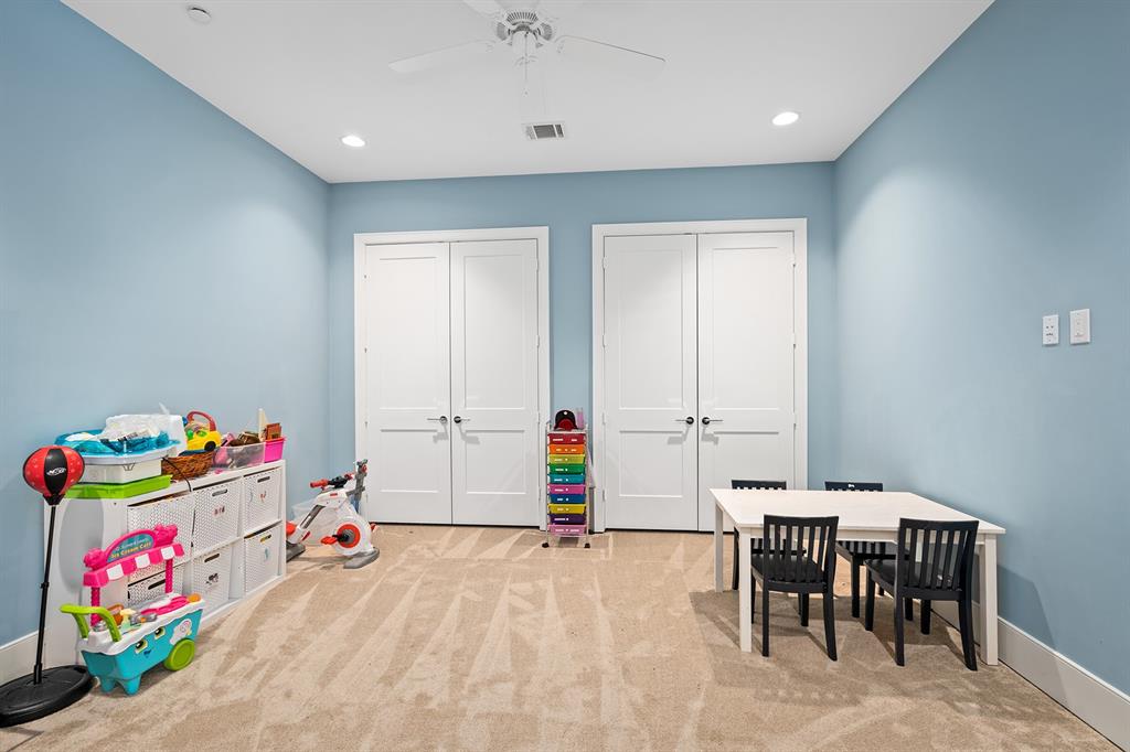 4625 Cedar Oaks Lane