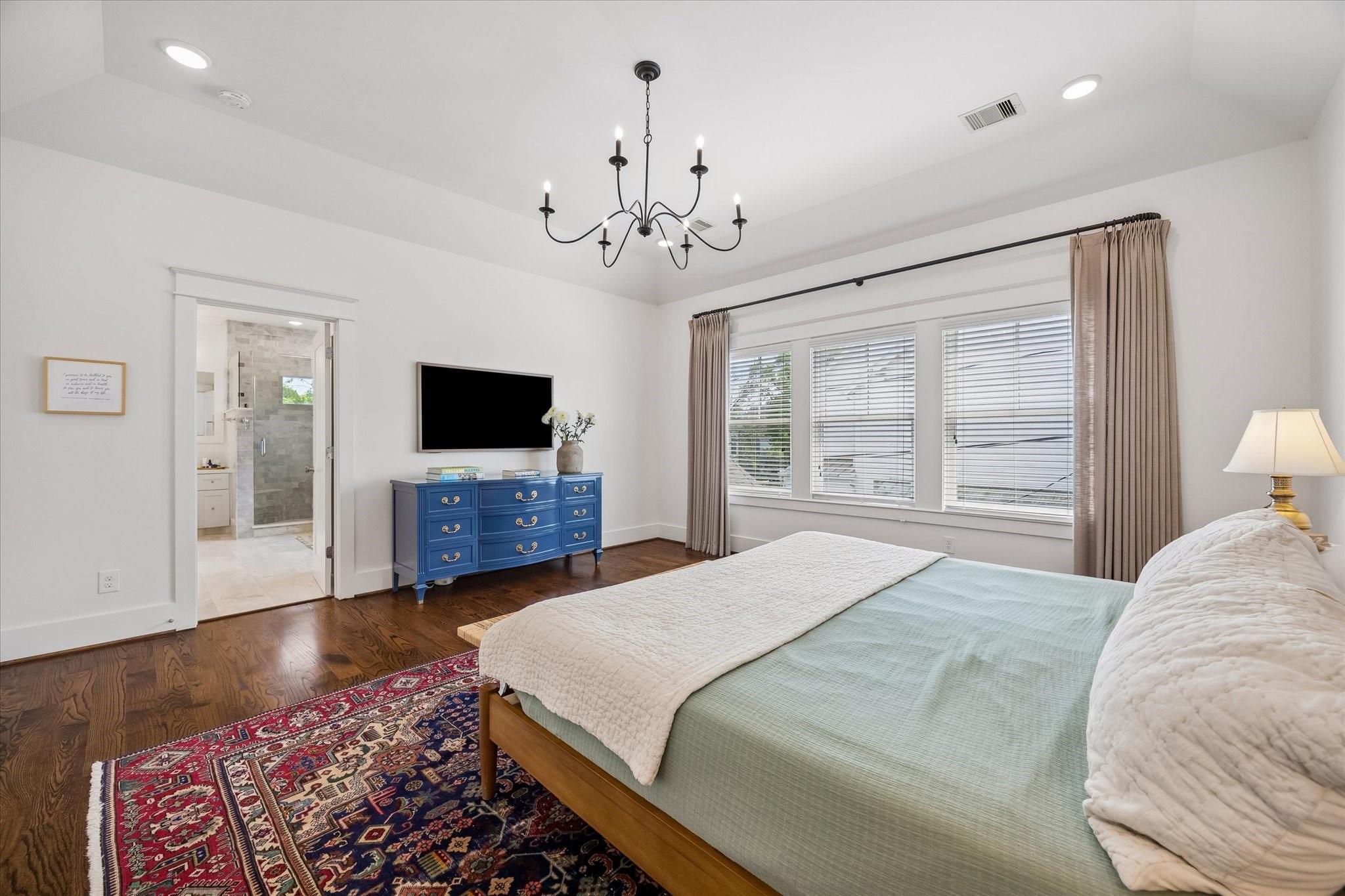 716 E 18th Street