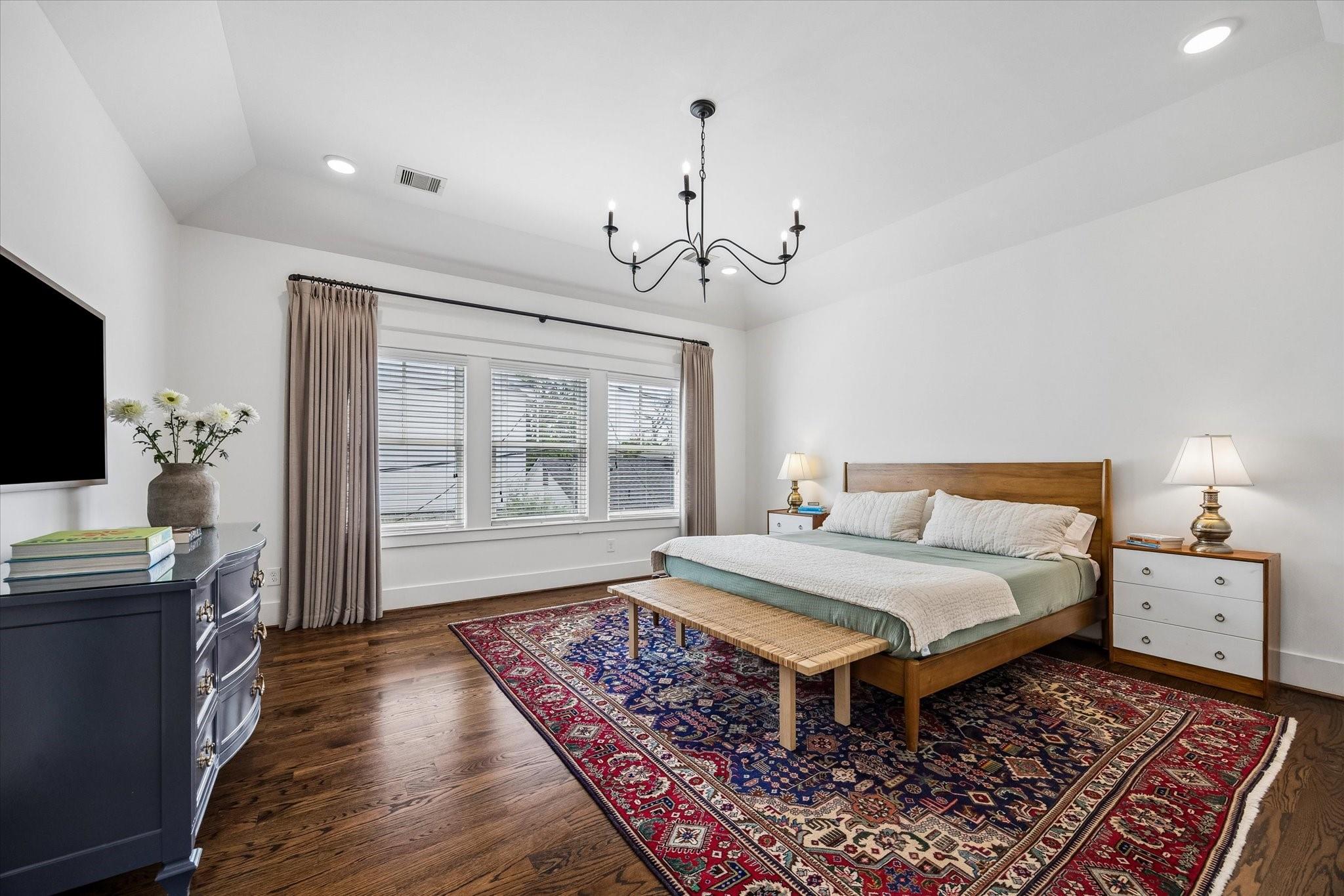 716 E 18th Street