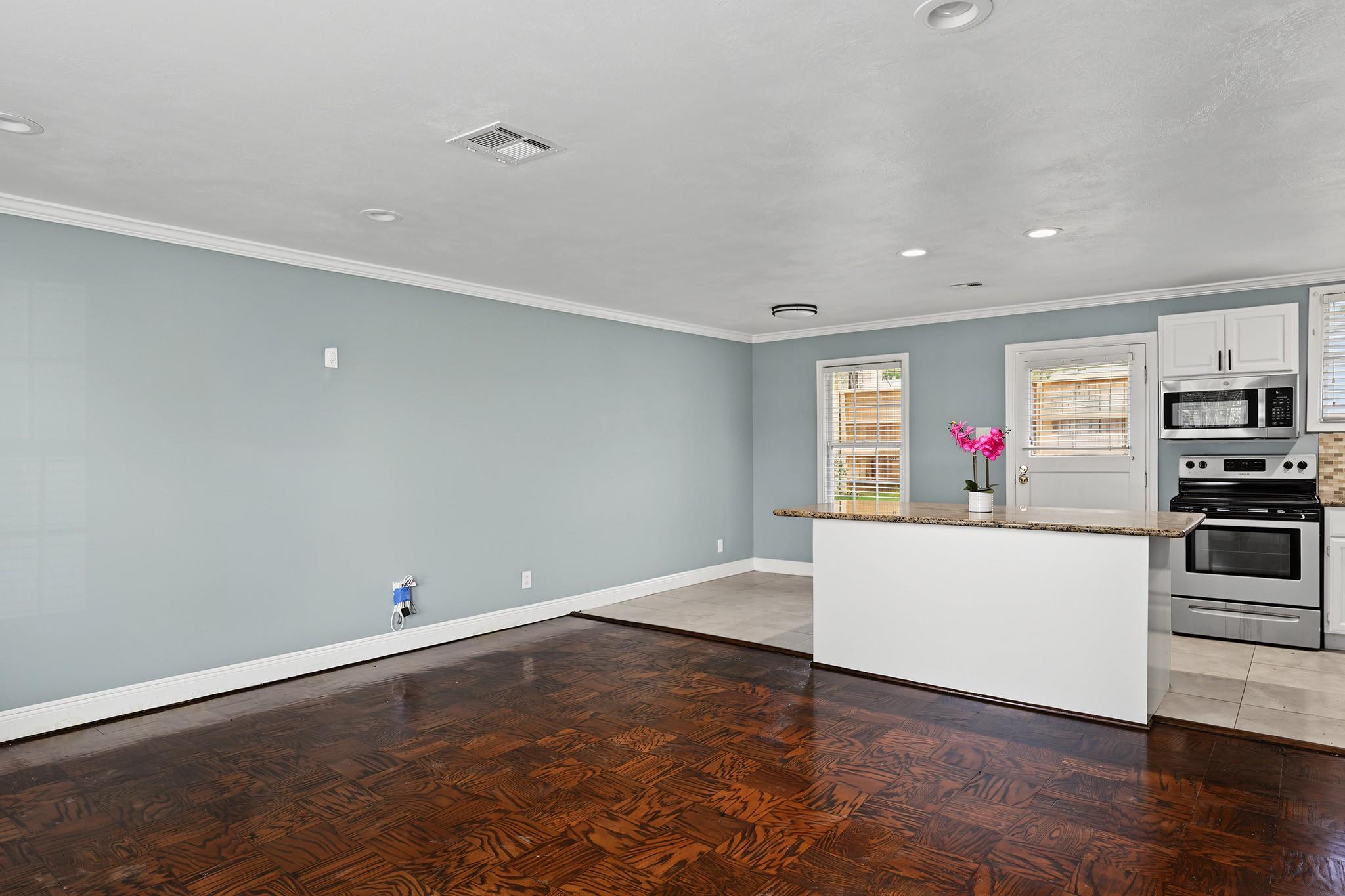 5202 Nina Lee Lane