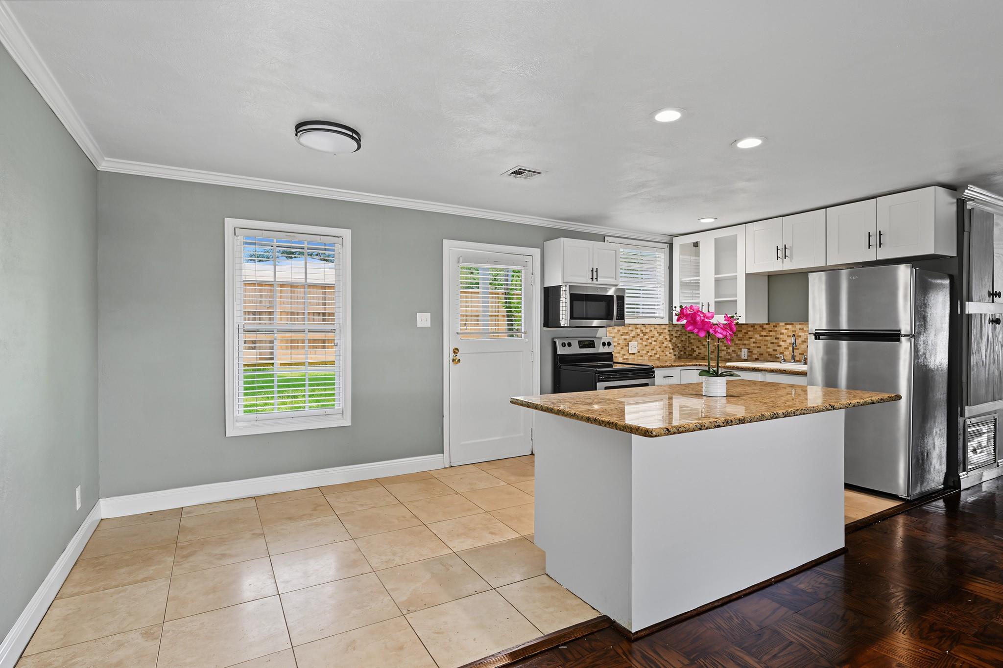 5202 Nina Lee Lane