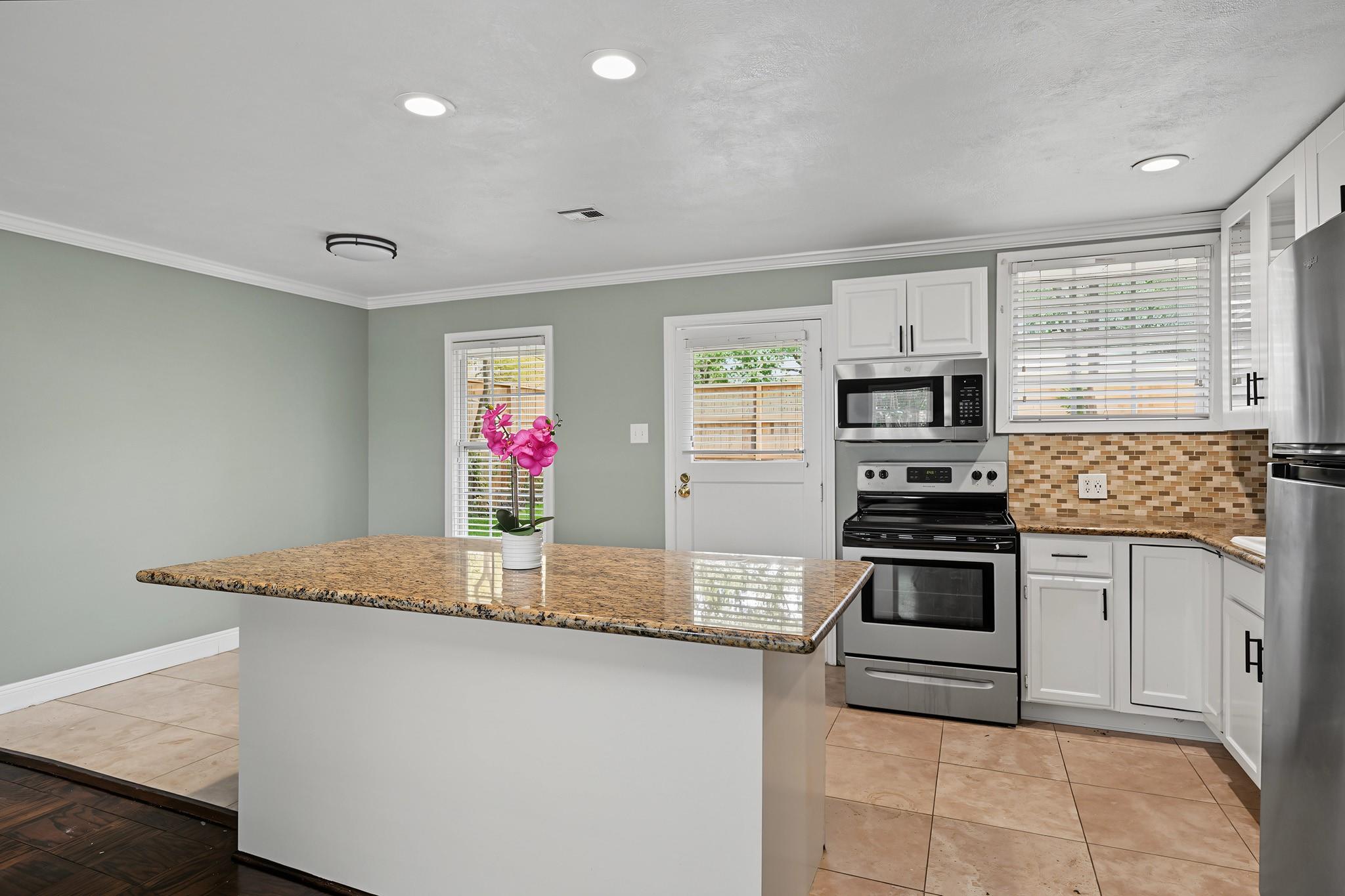 5202 Nina Lee Lane