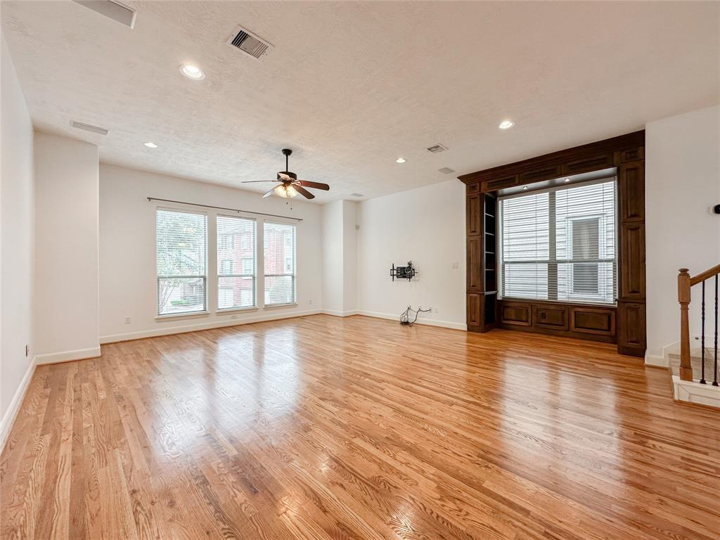 1727 Stacy Crest