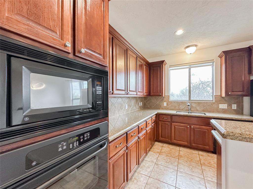 1727 Stacy Crest