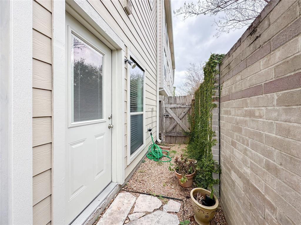 1727 Stacy Crest