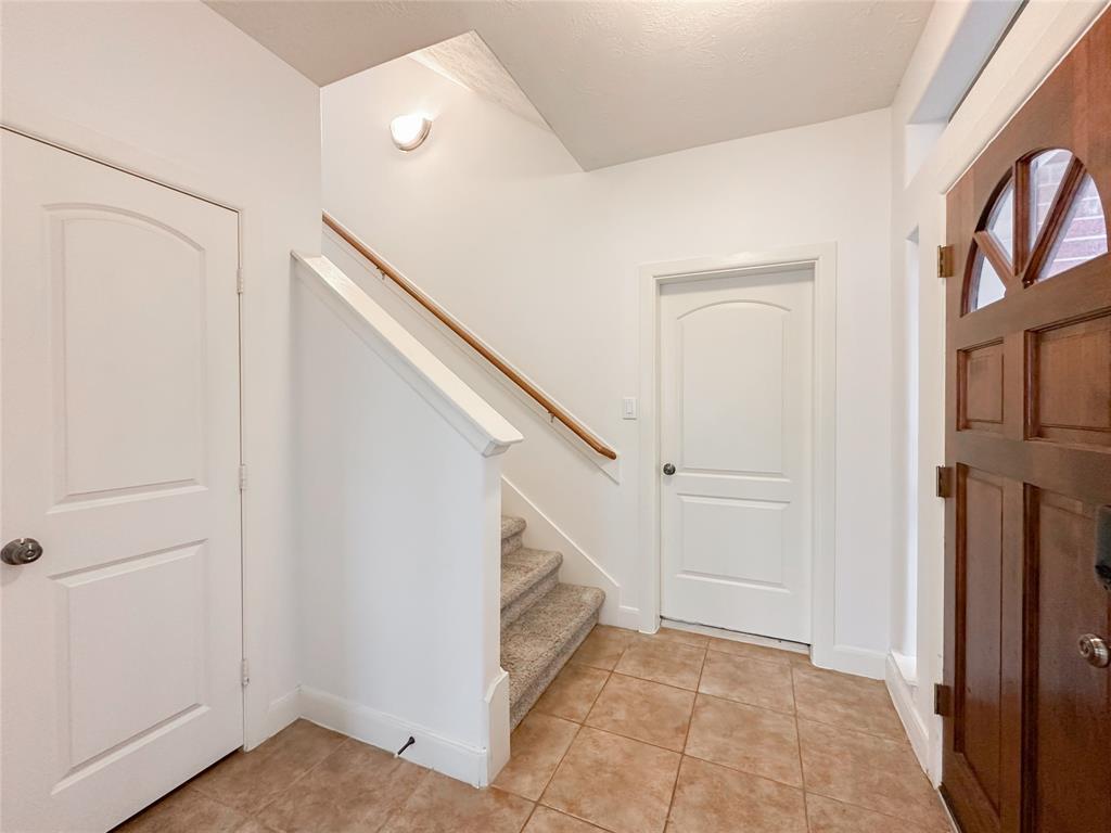 1727 Stacy Crest
