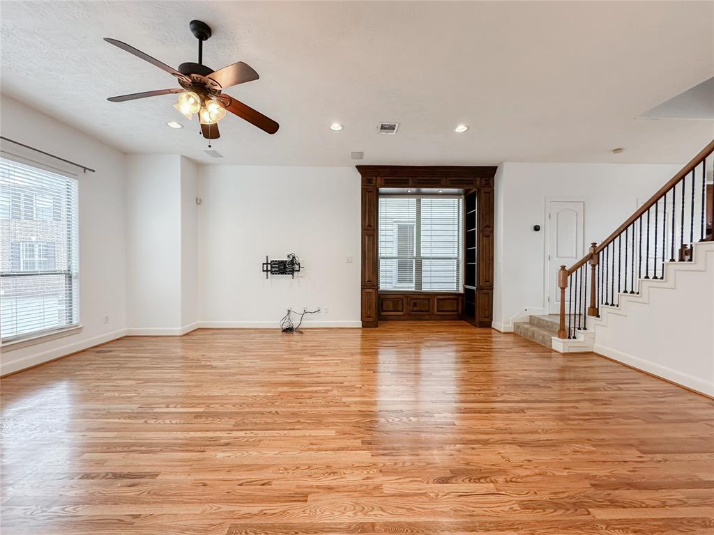 1727 Stacy Crest