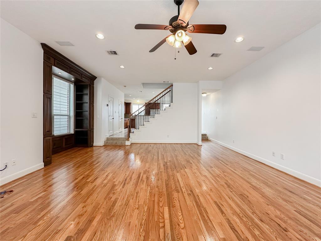 1727 Stacy Crest