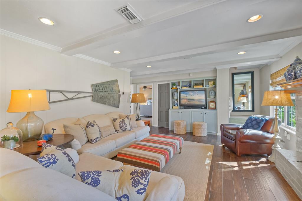 883 Glenchester Drive
