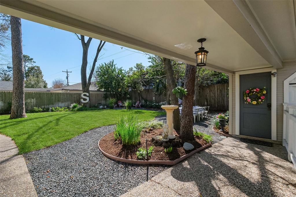 883 Glenchester Drive