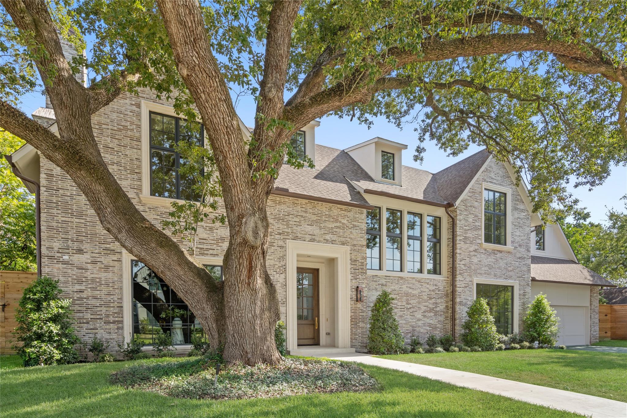 4017 Meadow Lake Lane