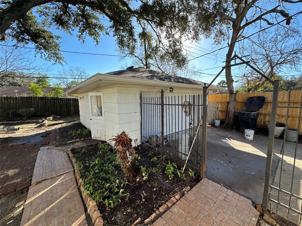 5815 Spellman Road