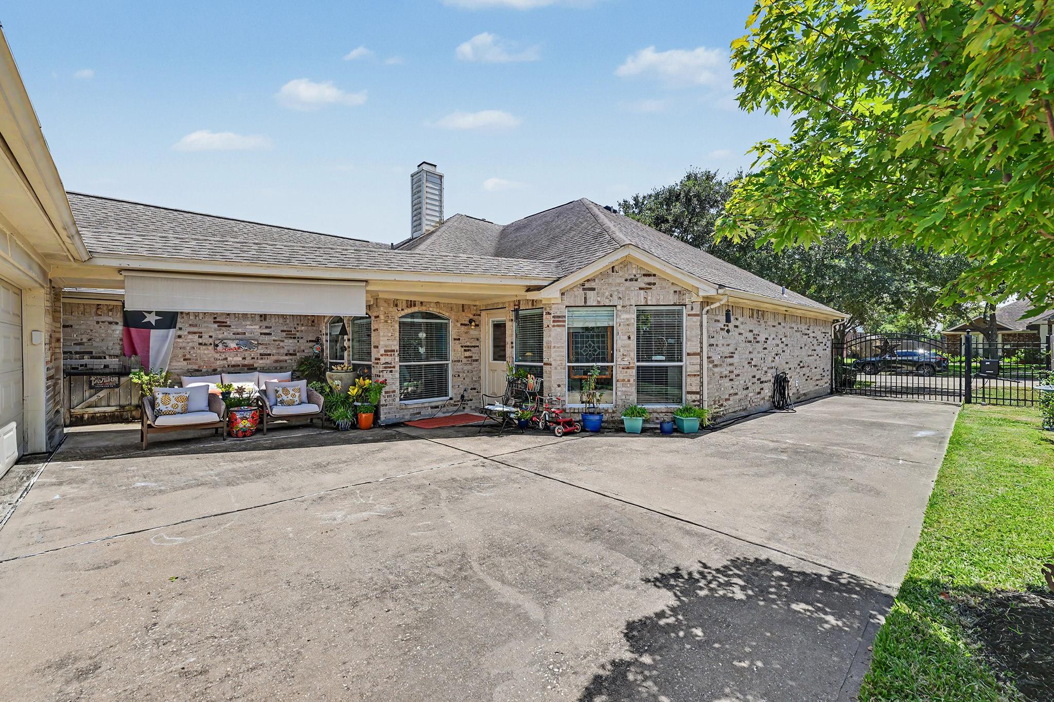 933 Mystic Village Lane