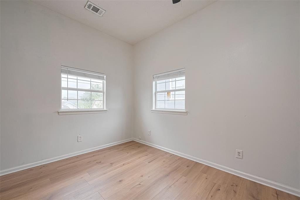 609 1/2 Cortlandt Street # C