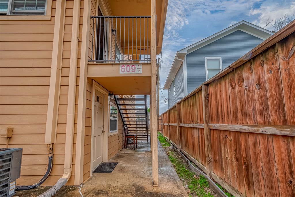 609 1/2 Cortlandt Street # C