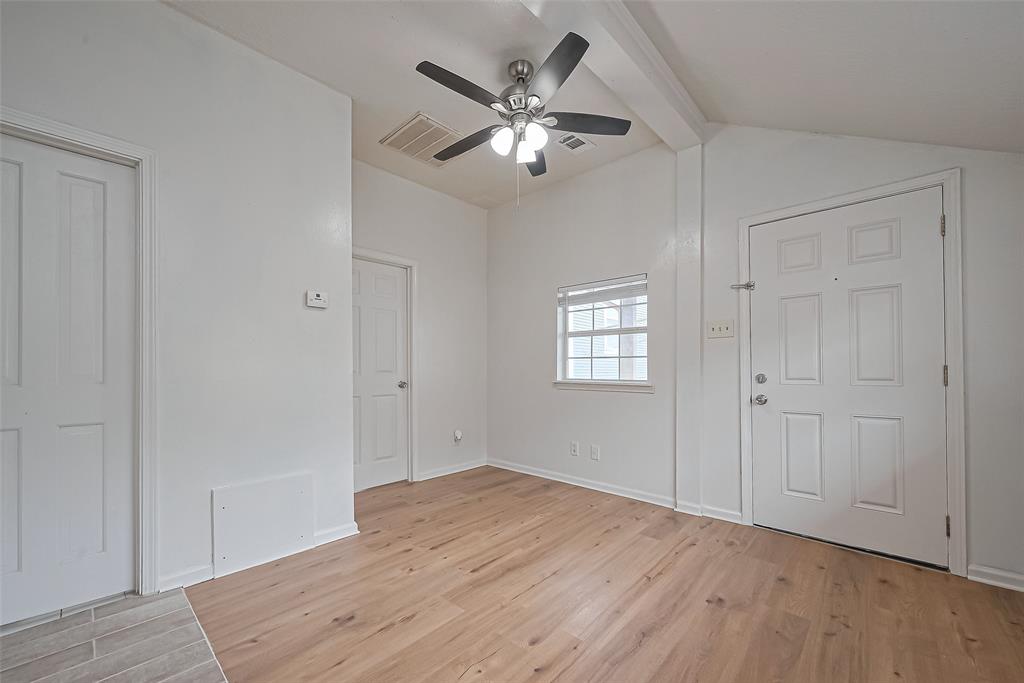 609 1/2 Cortlandt Street # C
