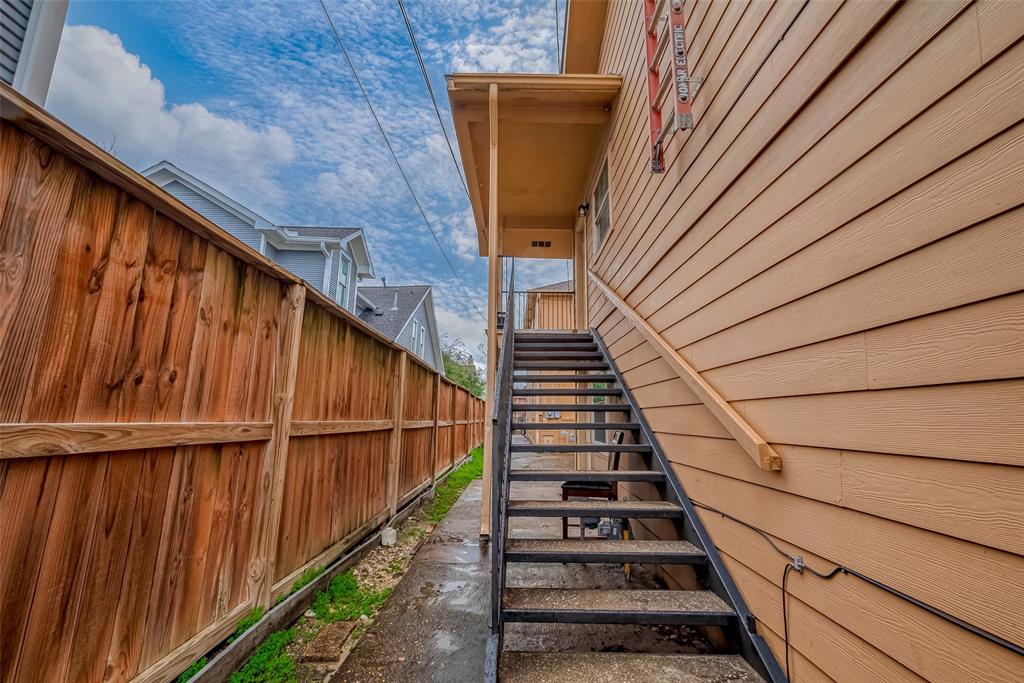 609 1/2 Cortlandt Street # C
