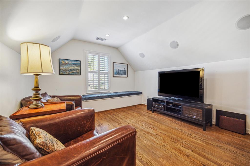 4105 Villanova Street