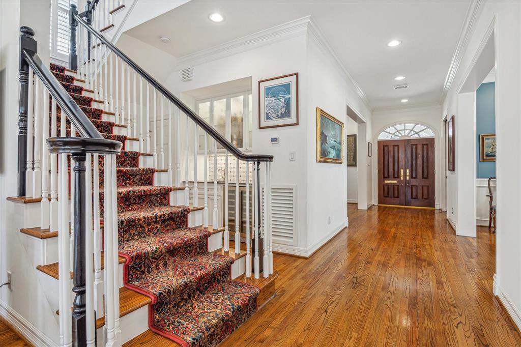 4105 Villanova Street