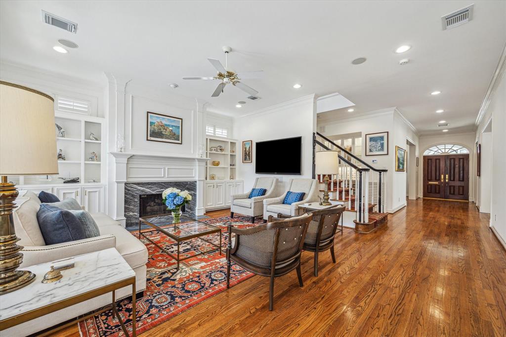 4105 Villanova Street