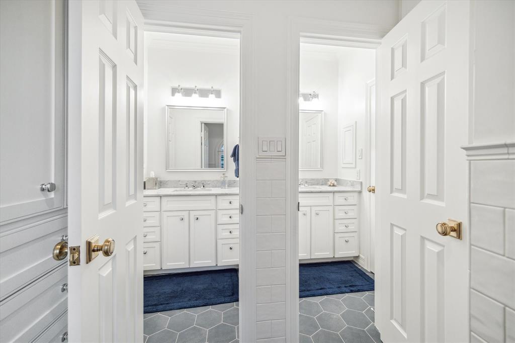 4105 Villanova Street