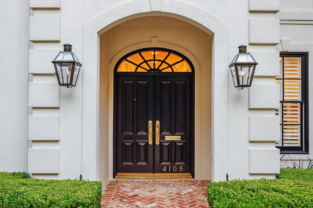 4105 Villanova Street
