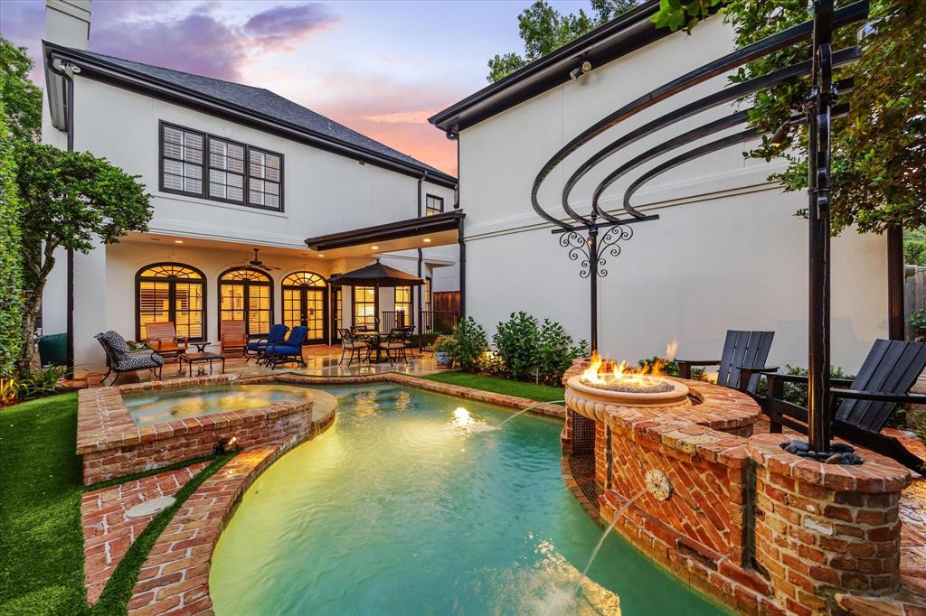 4105 Villanova Street