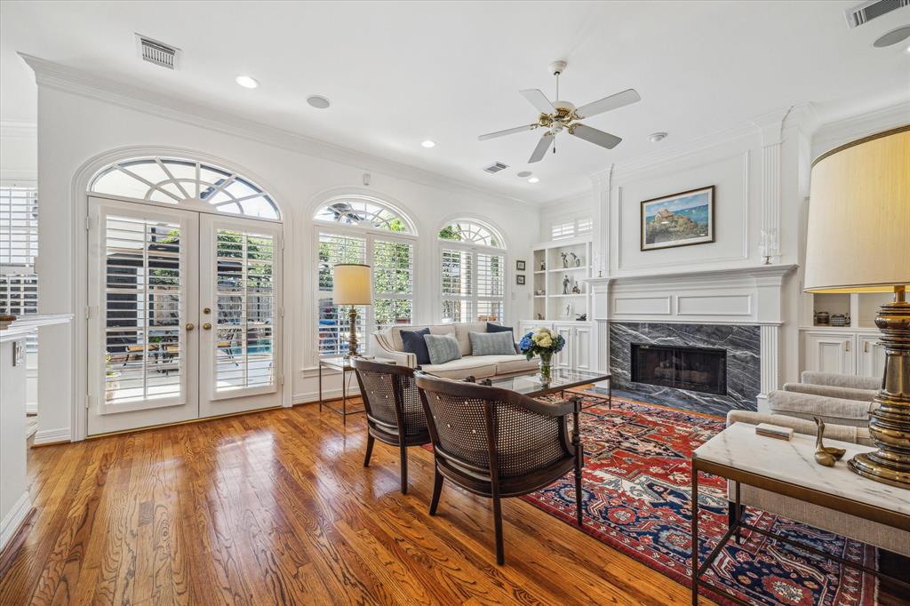 4105 Villanova Street