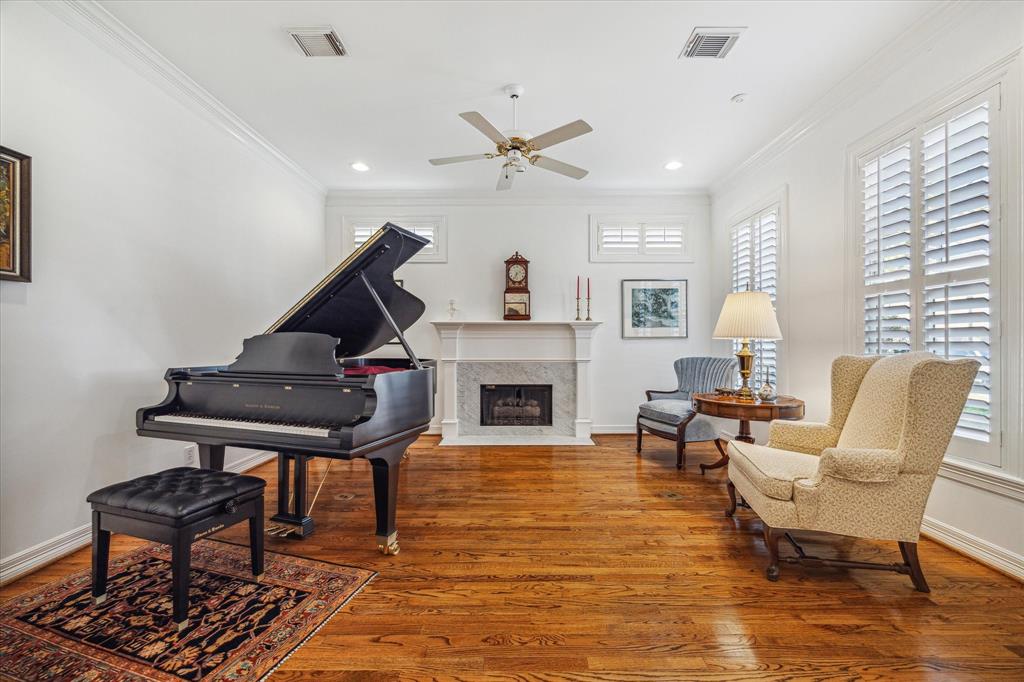 4105 Villanova Street