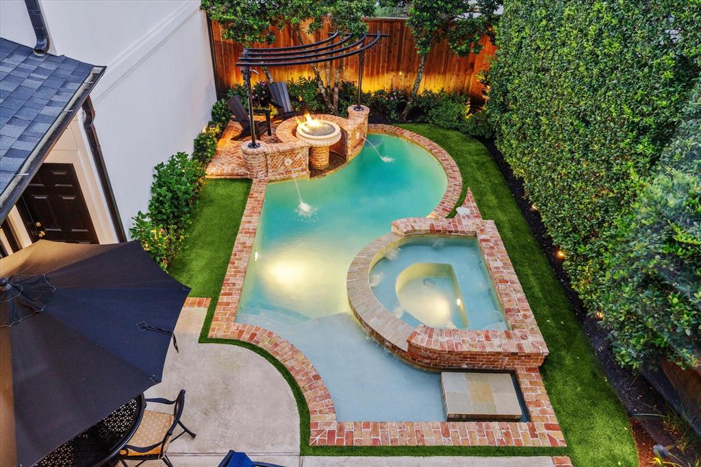 4105 Villanova Street