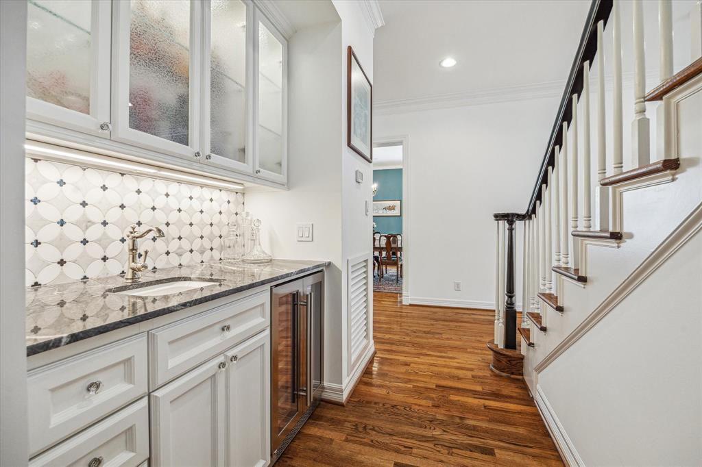 4105 Villanova Street