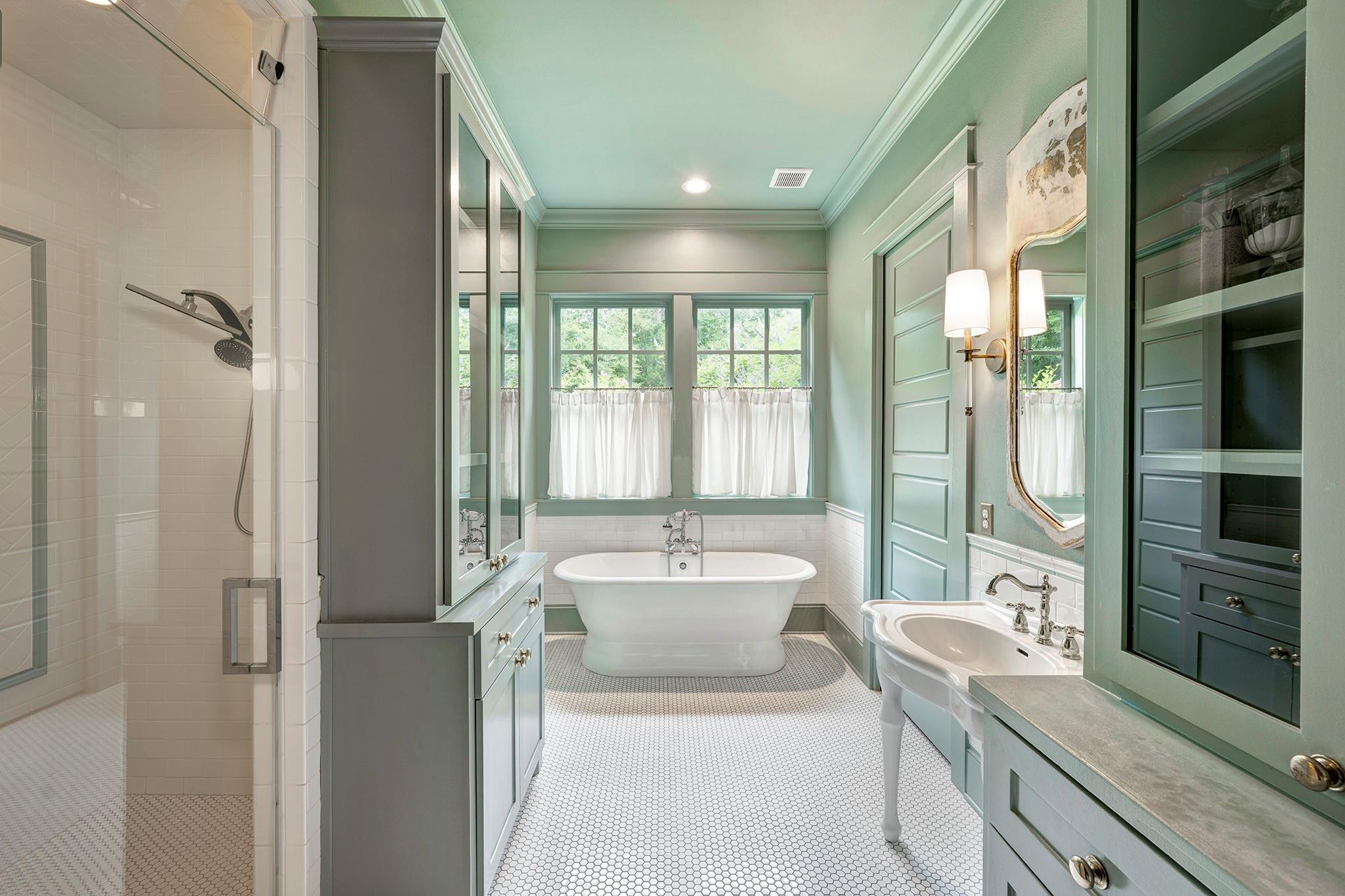 8409 Majestic Lake Court