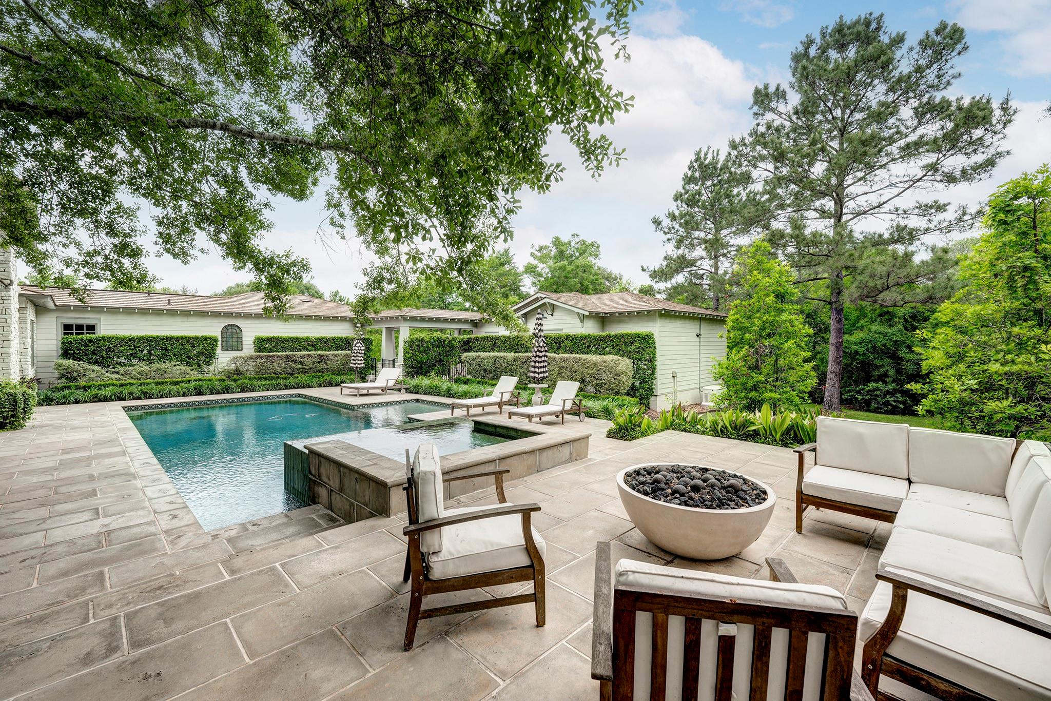 8409 Majestic Lake Court