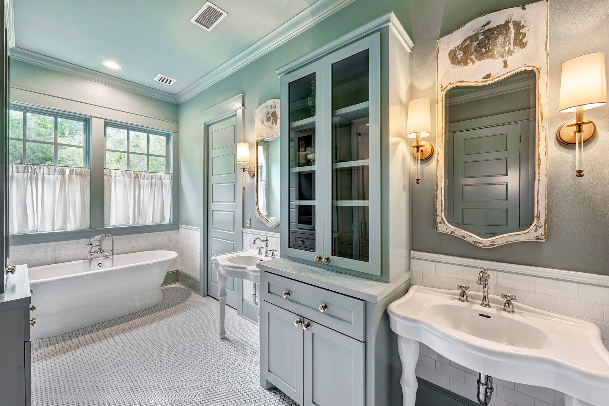 8409 Majestic Lake Court
