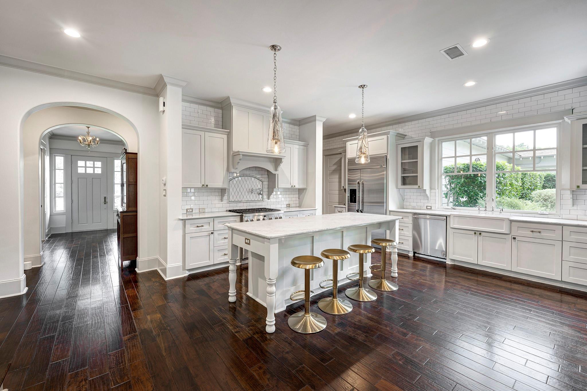 8409 Majestic Lake Court
