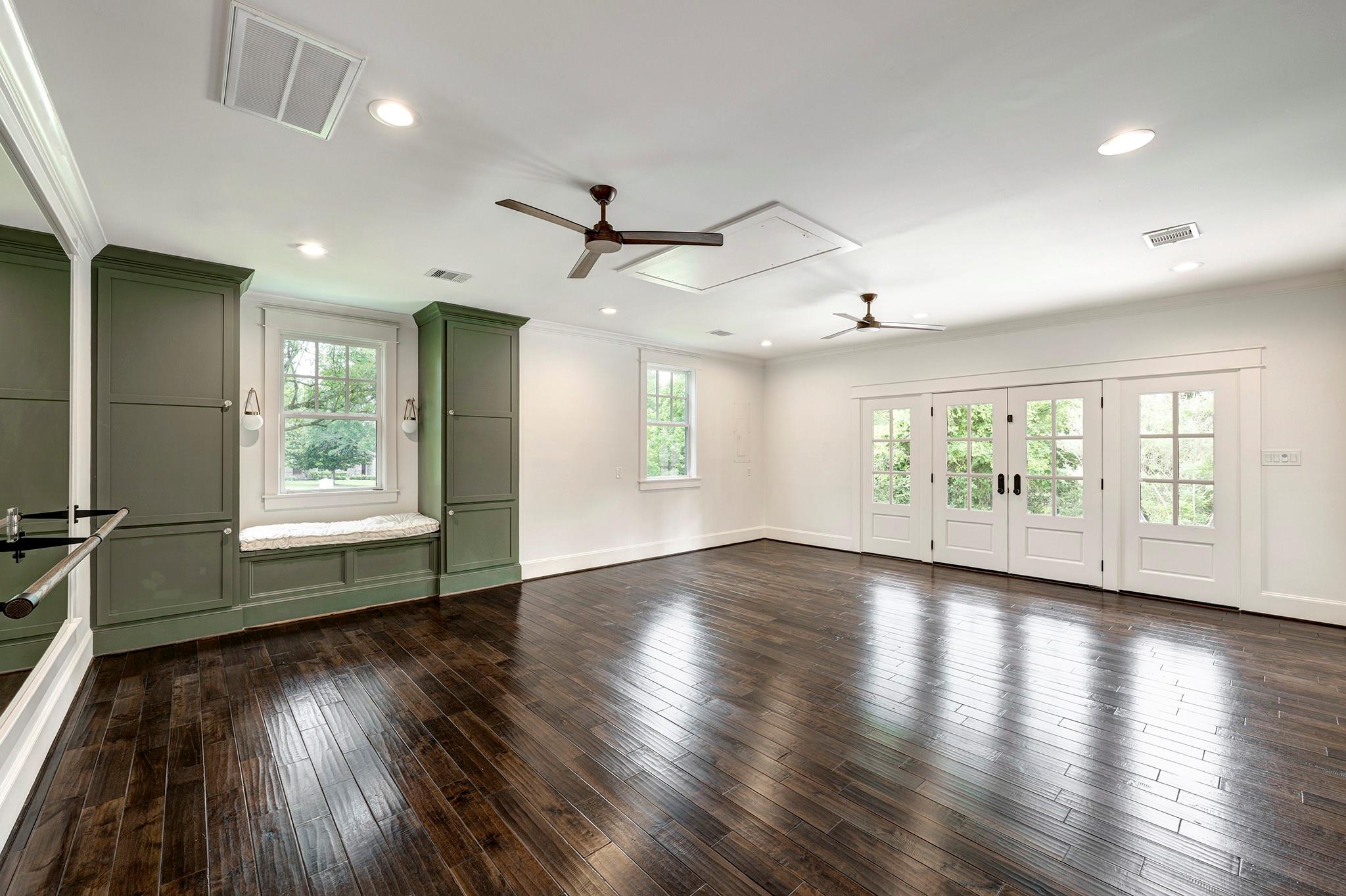 8409 Majestic Lake Court