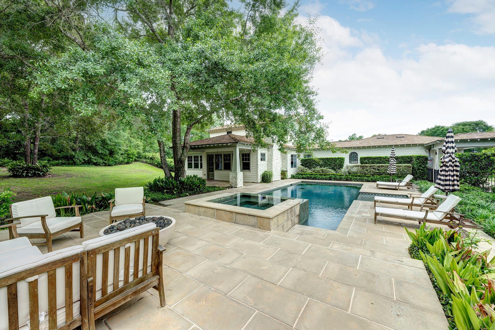 8409 Majestic Lake Court