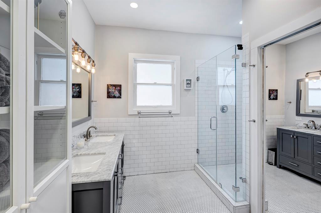 1229 Cortlandt Street