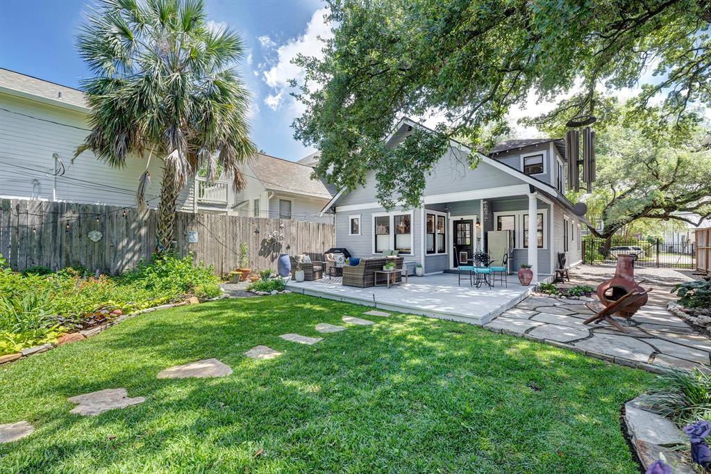 1229 Cortlandt Street