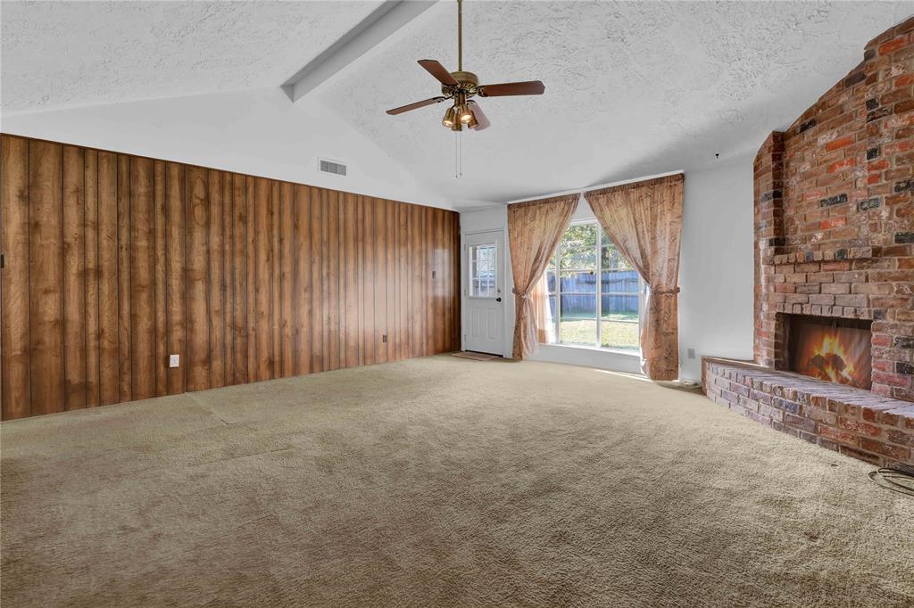 6915 Deer Ridge Lane